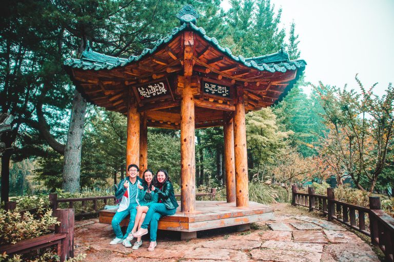 South Korea Itinerary: How To See 18 Places In 5 Days (First-time South Korea Travel Guide)